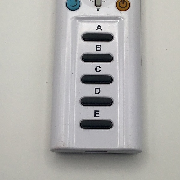 iClicker 2 Remote Control White - Picture 3 of 8